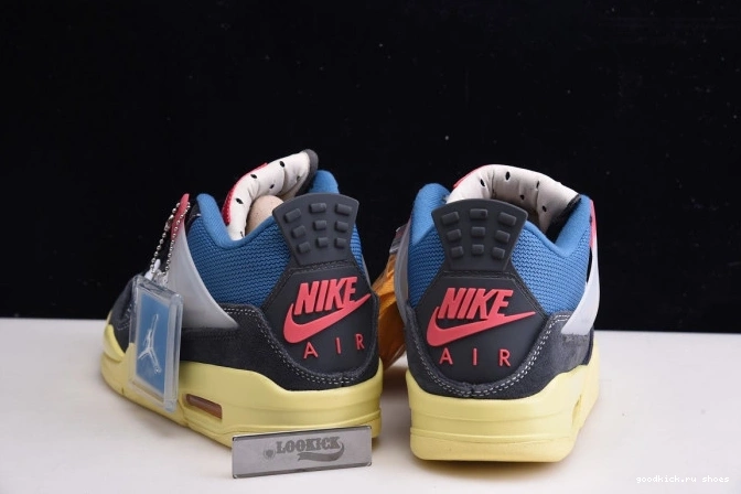 4 NOIR AIR DC9533-001 RETRO OFF UNION JORDAN 0725